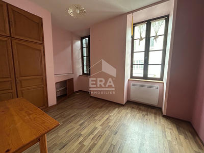 Maison - 172 m² - 9 pièces