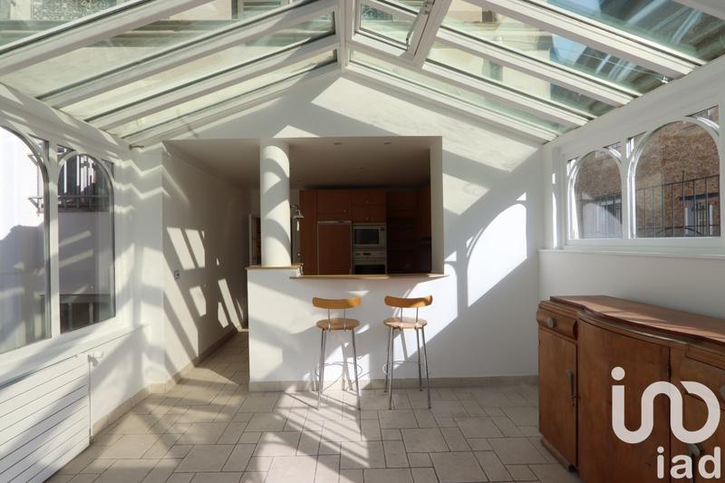 Maison - 235 m² - 8 pièces