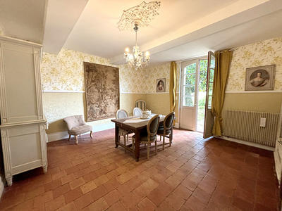 Maison - 272 m² - 8 pièces