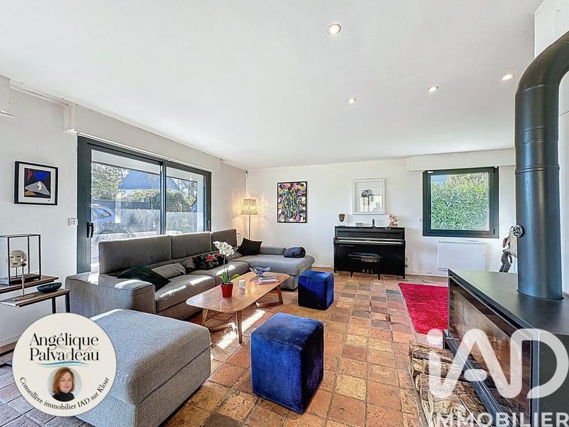 Maison - 242 m² - 8 pièces