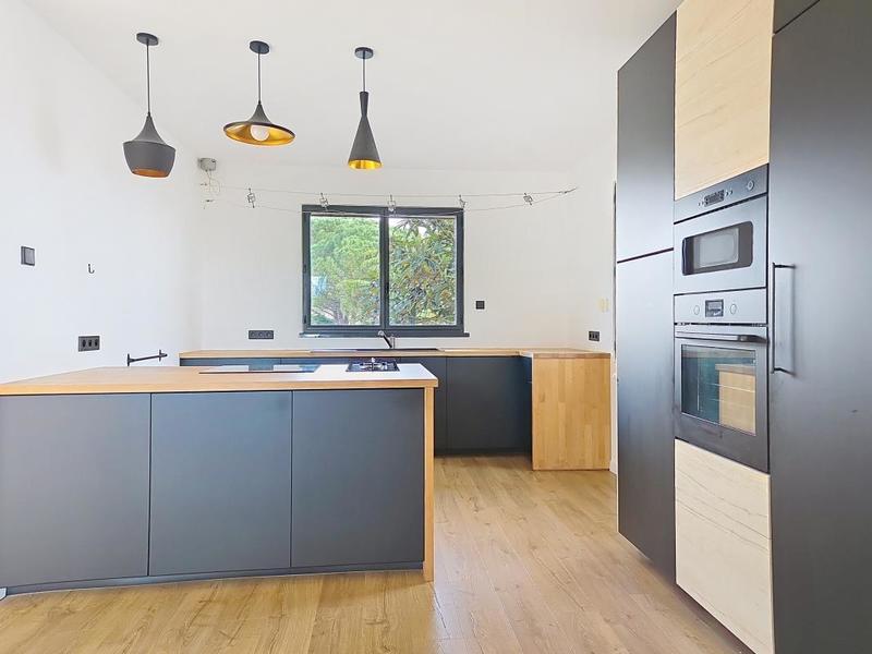 Maison - 192 m² - 5 pièces