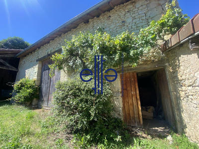 Maison - 160 m² - 2 pièces