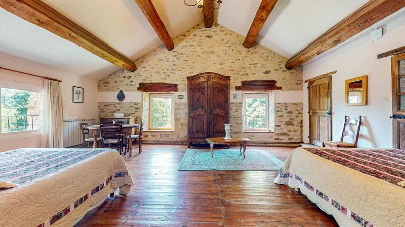 Demeure - 677 m² - 26 pièces