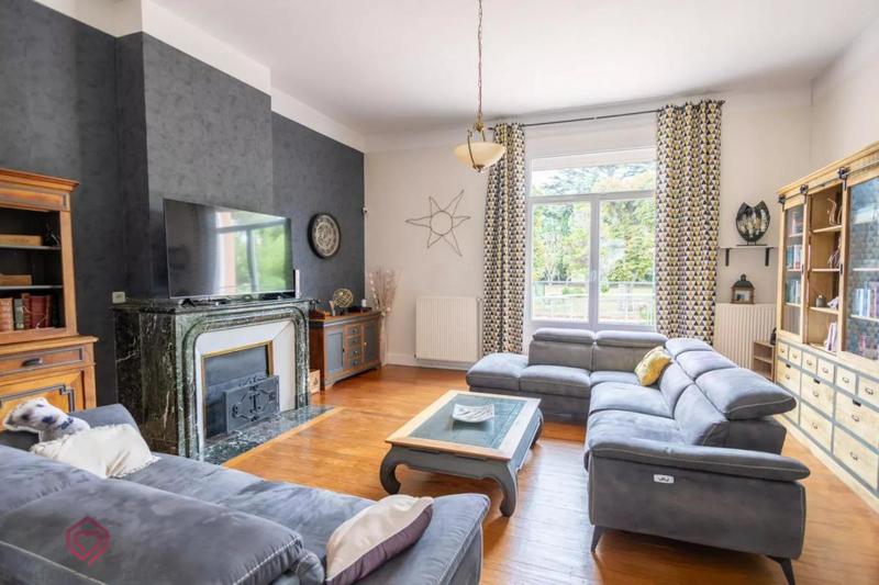 Maison de maîtres - 530 m² - 19 pièces