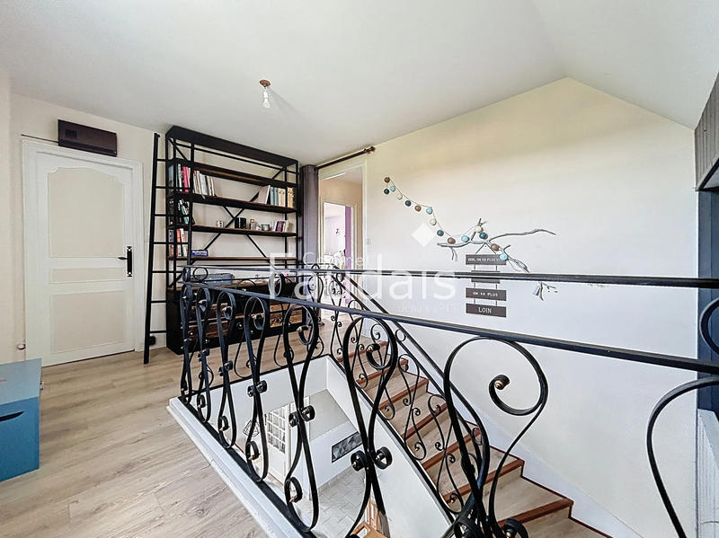 Maison - 233 m² - 10 pièces