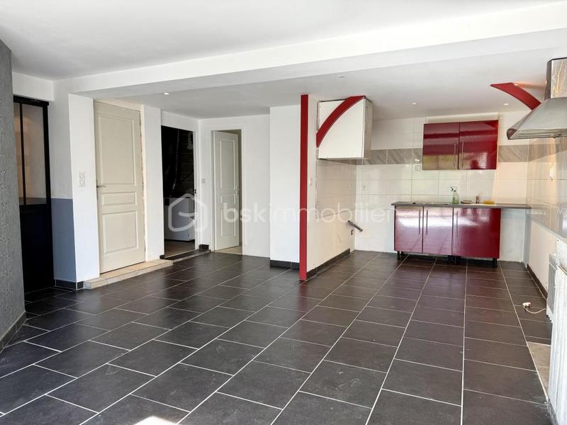 Maison traditionnelle - 218 m² - 6 pièces