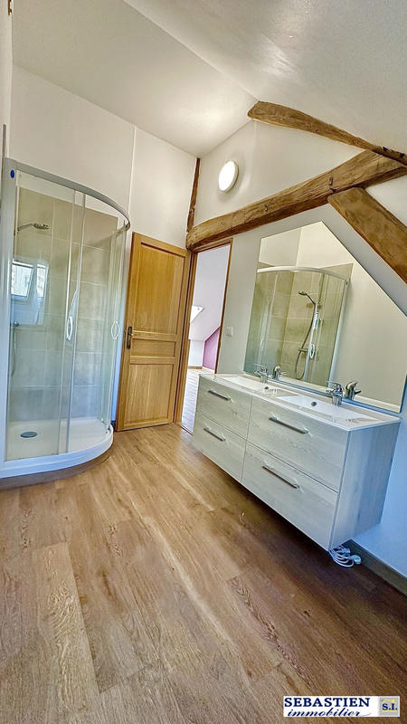 Maison - 122 m² - 8 pièces