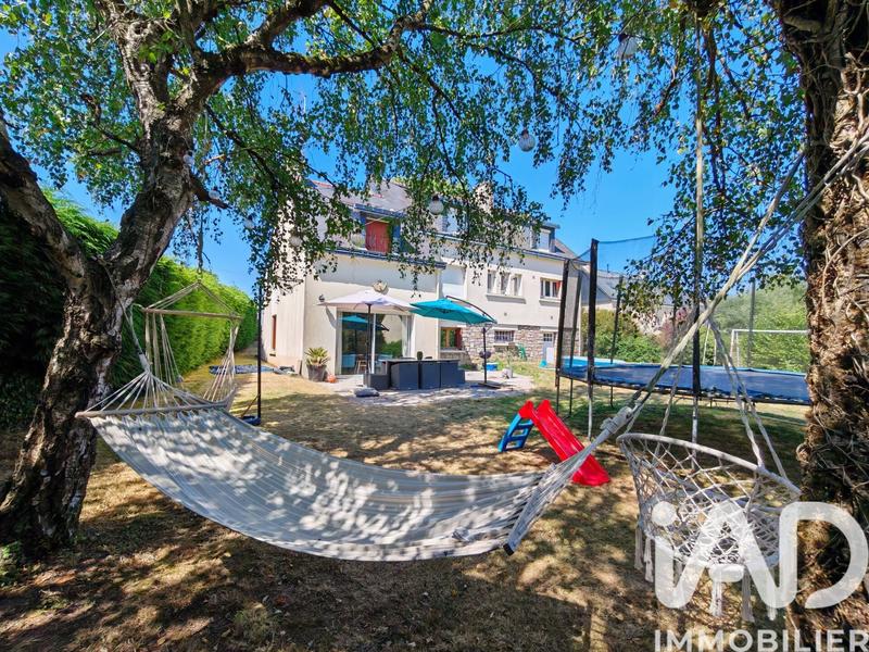 Maison - 192 m² - 11 pièces