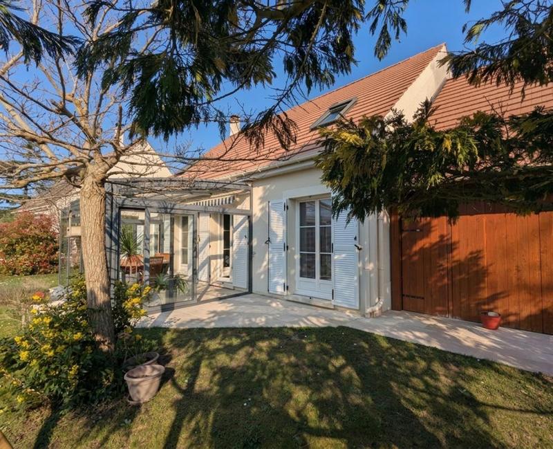 Pavillon - 160 m² - 7 pièces