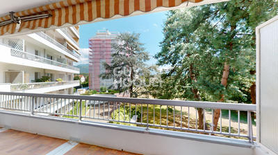 Appartement - 96 m² - 4 pièces