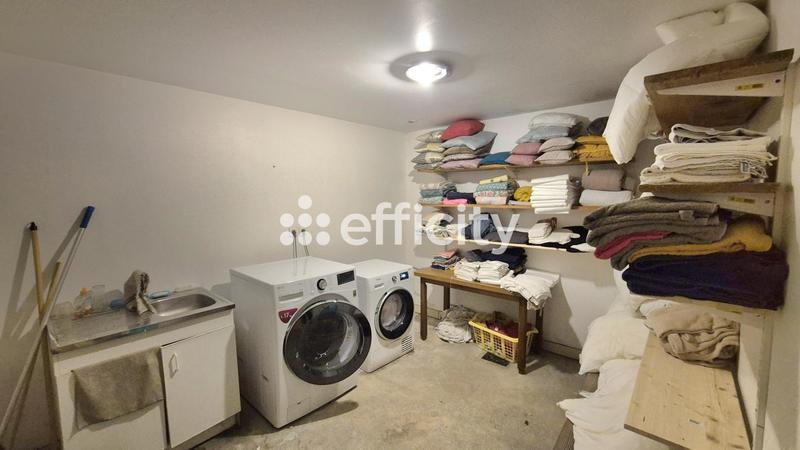 Maison - 310 m² - 13 pièces