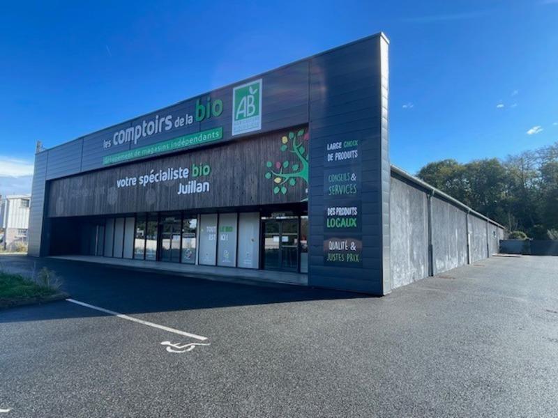 Local commercial - 1 558 m² - 3 pièces