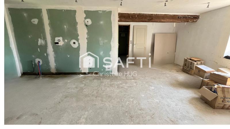 Maison - 1 200 m² - 35 pièces