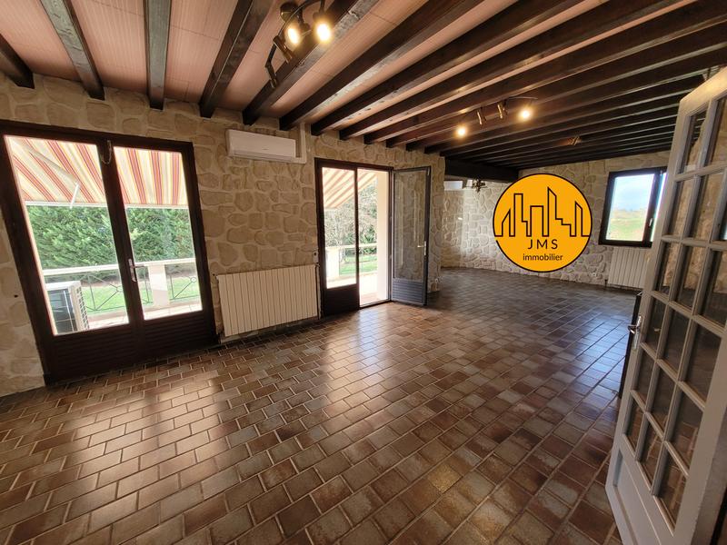 Maison - 240 m² - 8 pièces