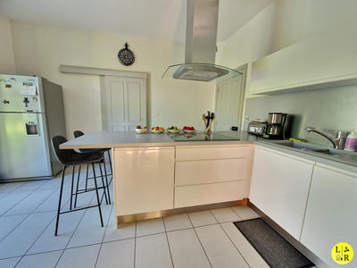 Maison - 230 m² - 7 pièces