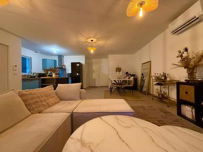 Maison - 93 m² - 5 pièces