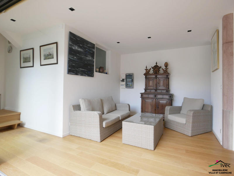 Maison - 329 m² - 14 pièces