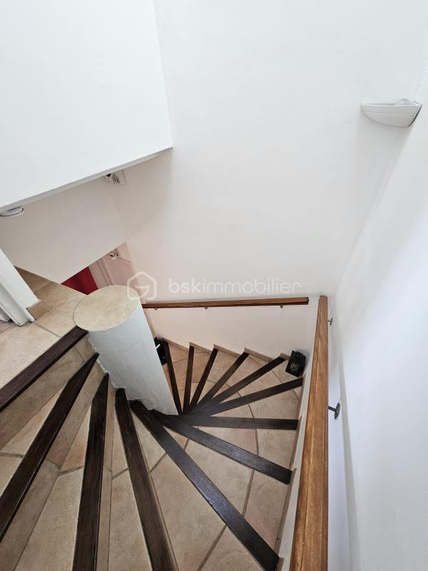 Demeure - 242 m² - 11 pièces