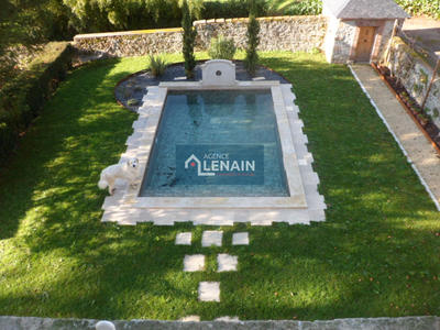 Maison - 296 m² - 9 pièces