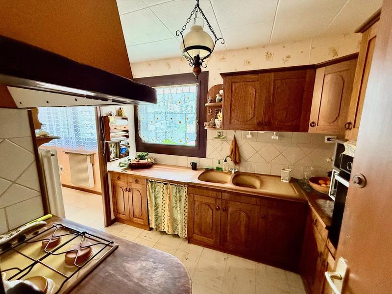 Appartement - 93 m² - 5 pièces