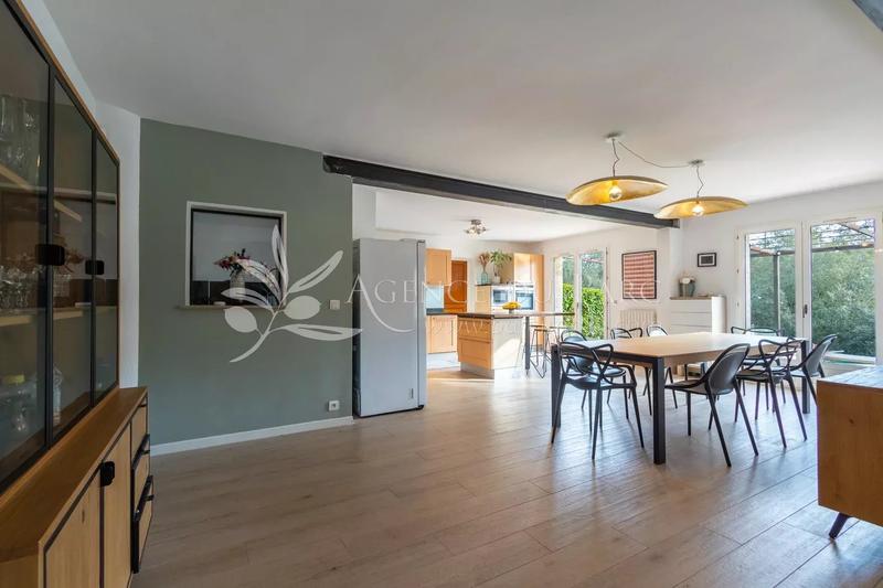 Maison - 180 m² - 5 pièces