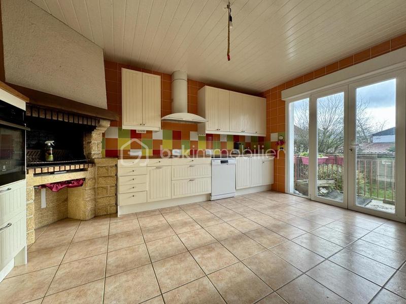 Maison traditionnelle - 194 m² - 7 pièces