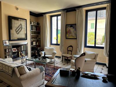 Maison - 330 m² - 9 pièces