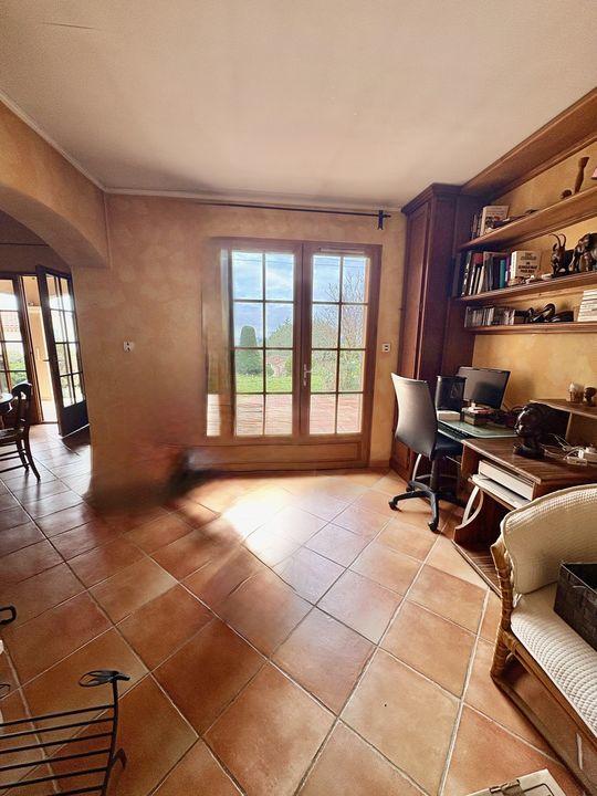 Villa - 185 m² - 6 pièces