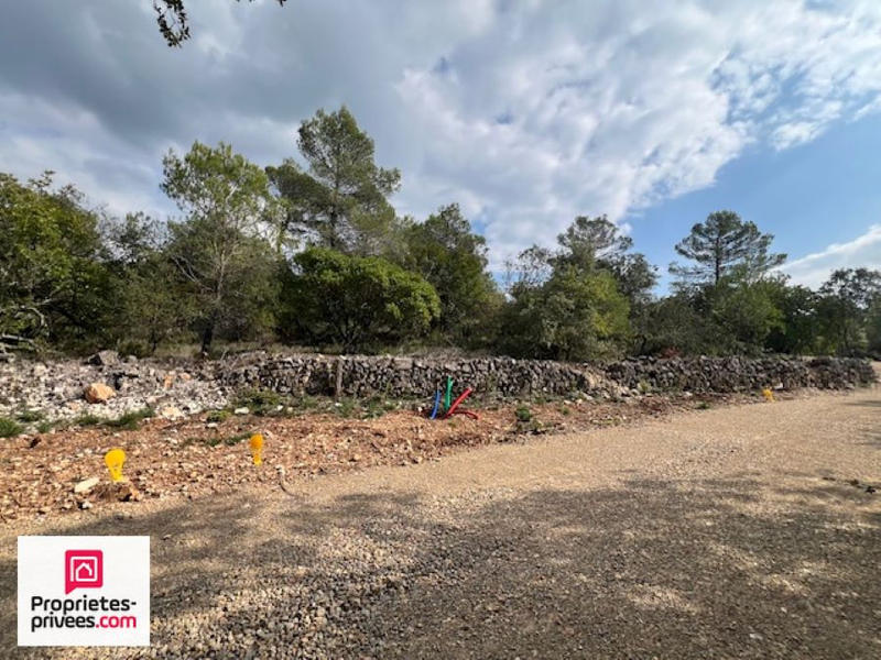 Terrain constructible - 1 330 m²