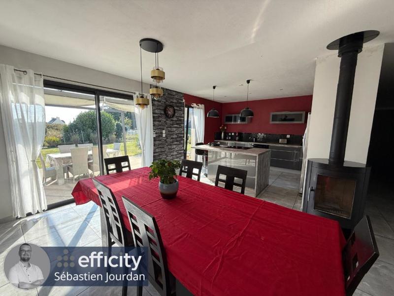 Maison - 138 m² - 6 pièces