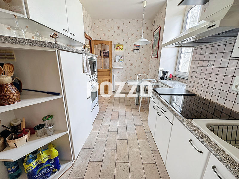 Maison - 185 m² - 8 pièces