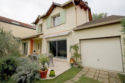 Maison - 140 m² - 7 pièces