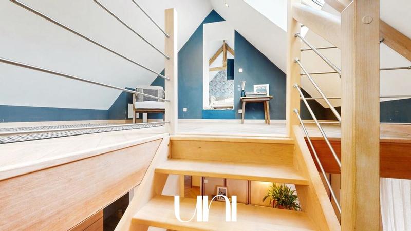 Maison - 210 m² - 6 pièces