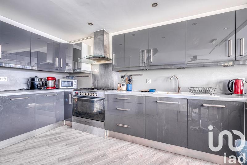 Maison - 137 m² - 6 pièces