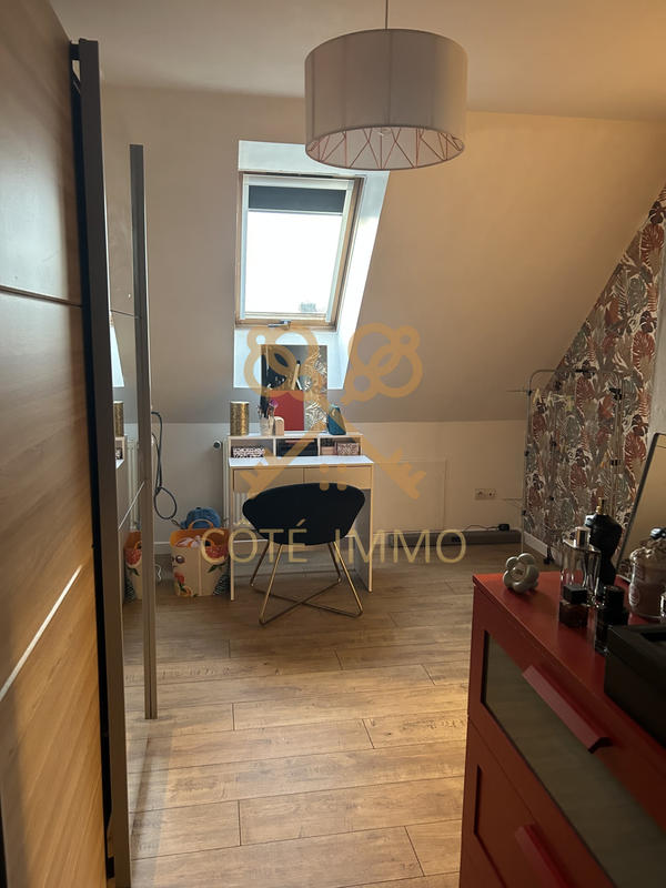 Maison - 95 m² - 5 pièces