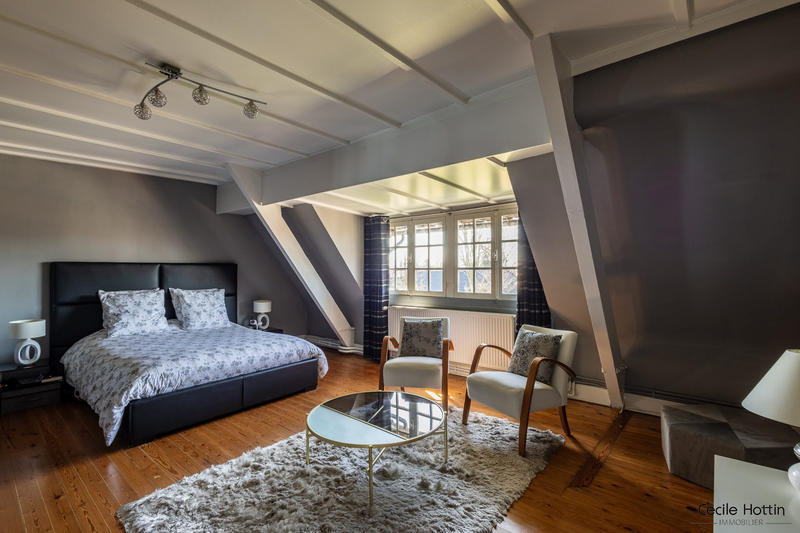 Maison ancienne - 260 m² - 8 pièces