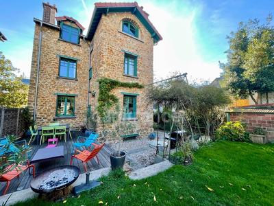 Maison - 192 m² - 9 pièces