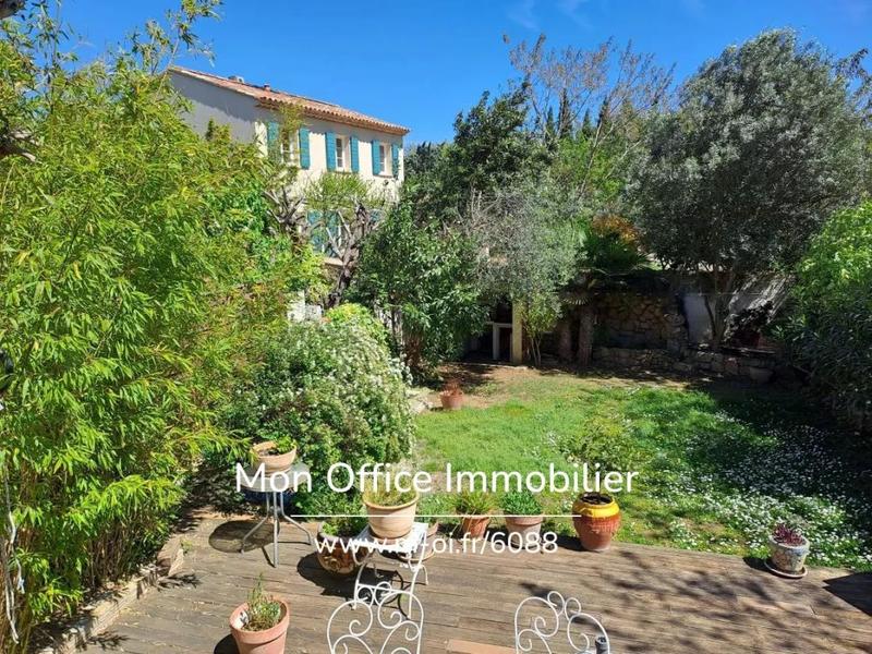 Maison - 207 m² - 5 pièces