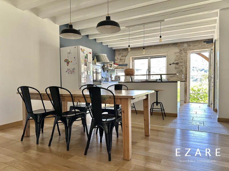 Maison - 143 m² - 6 pièces