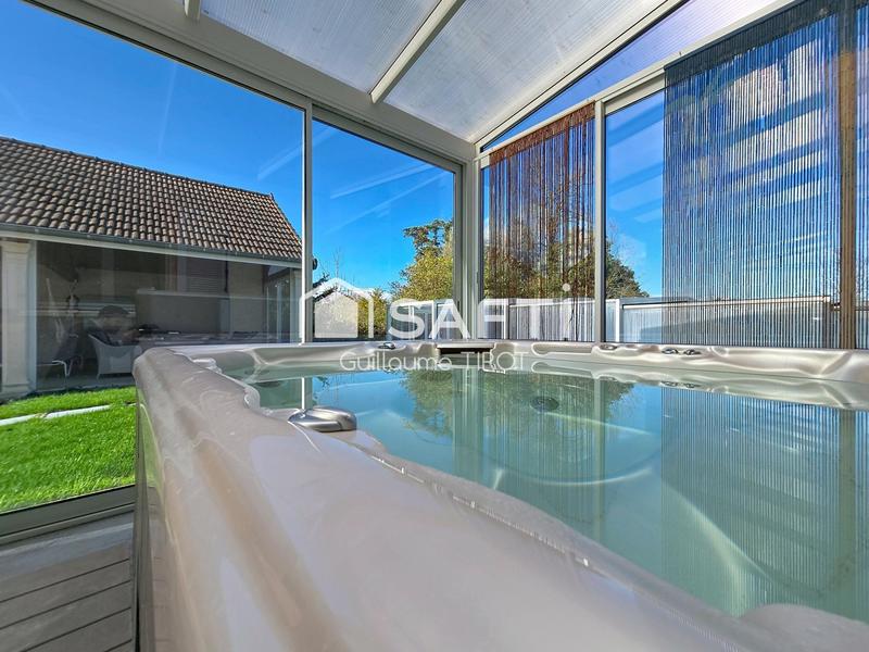 Maison - 246 m² - 7 pièces