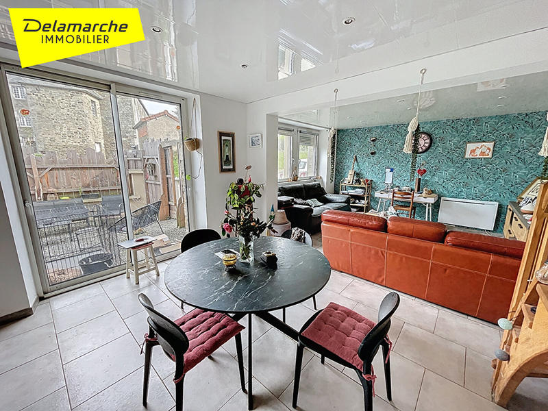 Maison - 102 m² - 5 pièces