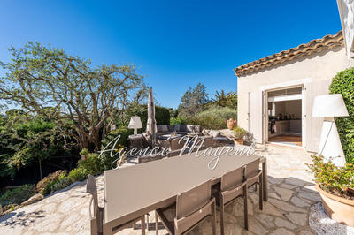 Maison - 220 m² - 5 pièces