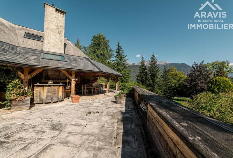 Demeure - 312 m² - 7 pièces