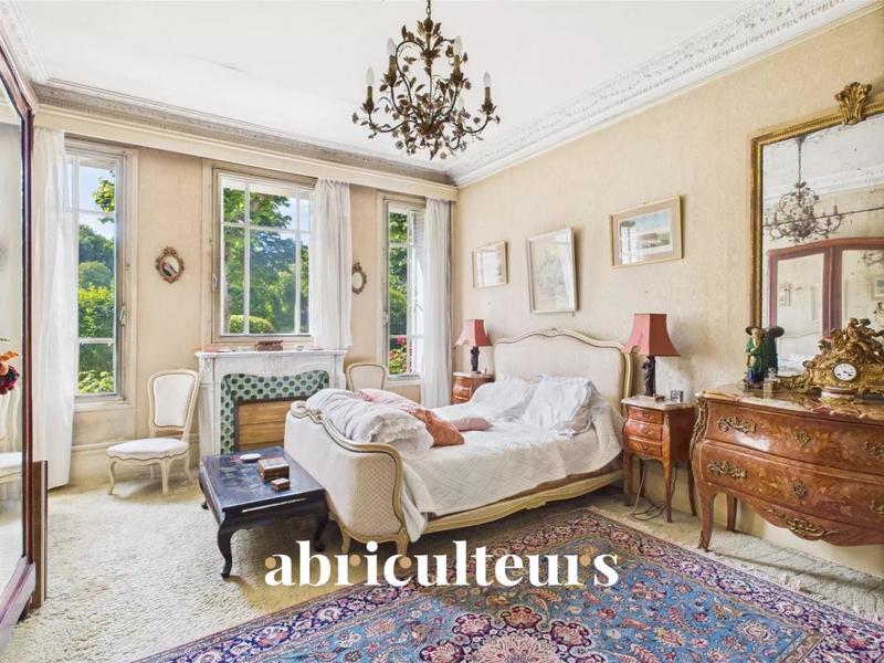 Appartement - 165 m² - 6 pièces