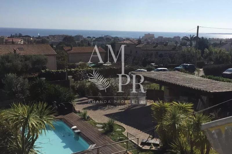 Propriété - 270 m² - 11 pièces