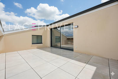 Appartement - 80 m² - 3 pièces