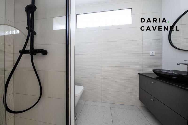 Pavillon - 250 m² - 7 pièces