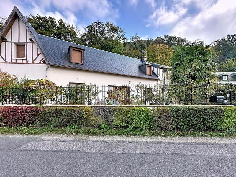 Maison - 214 m² - 8 pièces