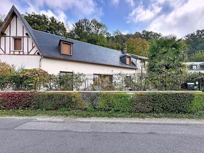 Maison - 214 m² - 8 pièces