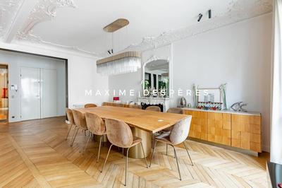 Appartement - 216 m² - 8 pièces